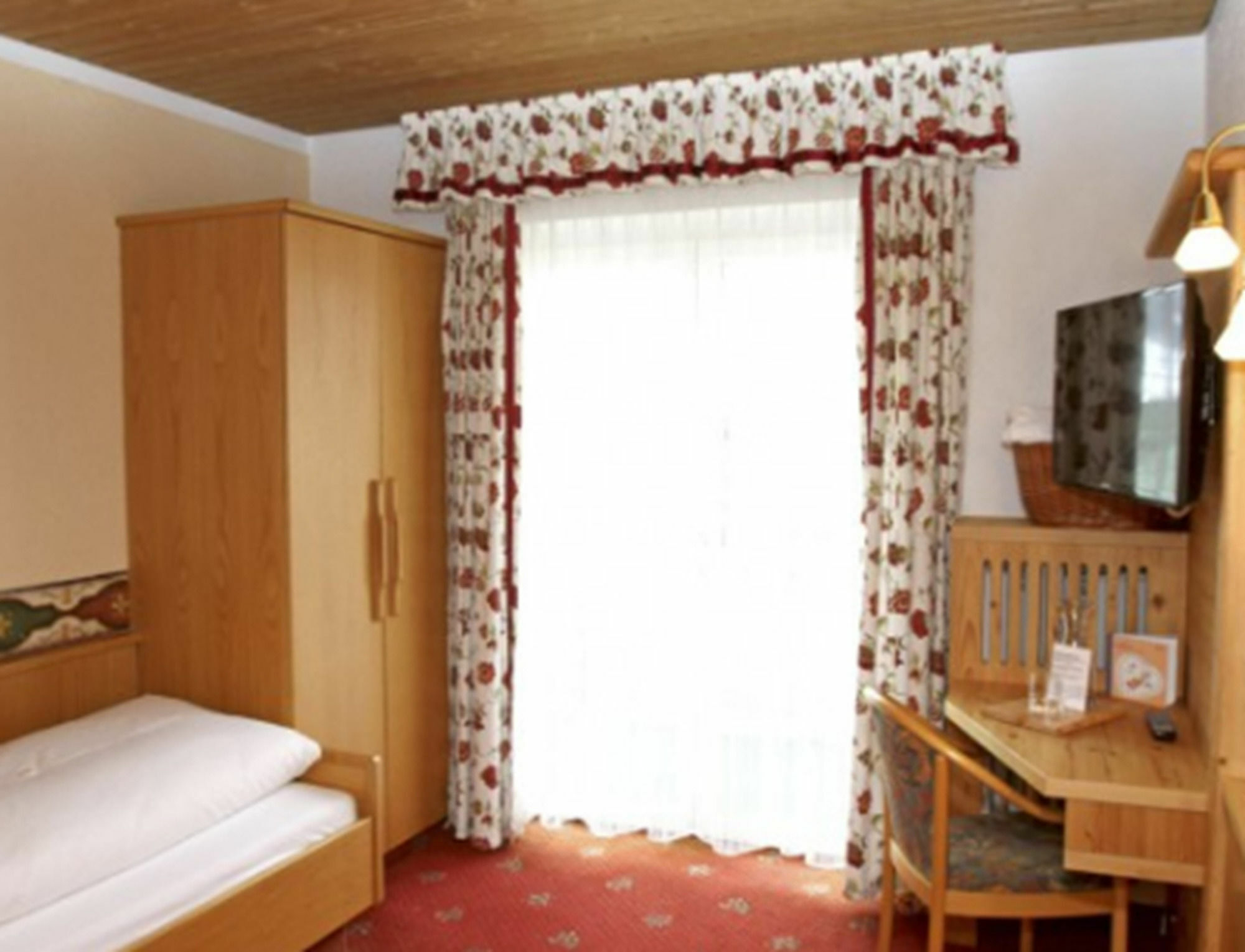 Hotel Voelserhof - Bergbahn Im Sommer 2025 Inklusive Бад Хофгаштайн Экстерьер фото